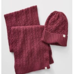 Cable-Knit Beanie & Scarf Set in Burgundy - NWT